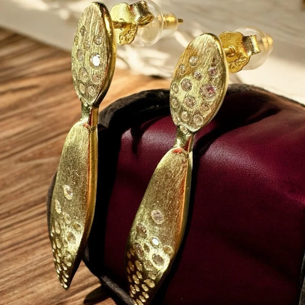 NEW Elegant Brushed Gold-Plated Sterling Silver Crystal Encrusted Drop Earrings